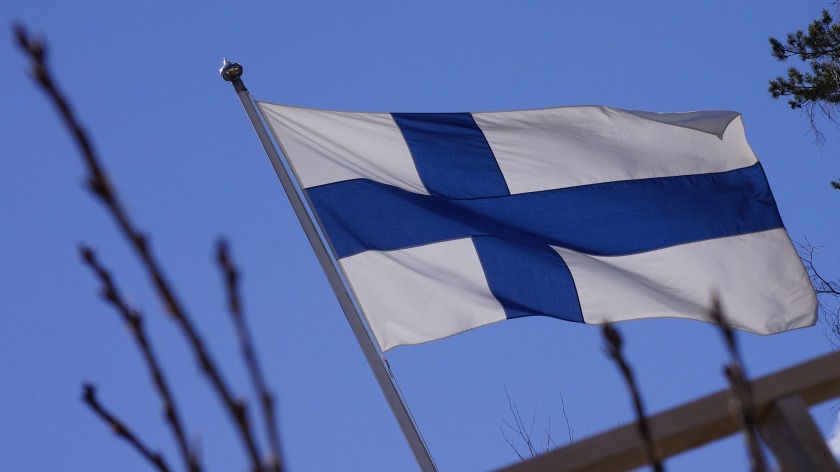 flag-of-finland-201175_1920.jpg